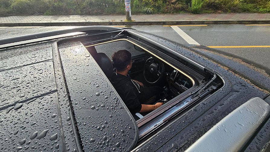 皮卡小天窗安装